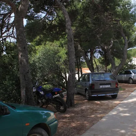Sveta Nedilja 8725c Sveta Nedelja (Hvar)