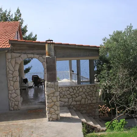 Sveta Nedilja 8725c Sveta Nedelja (Hvar)