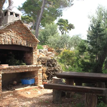 Sveta Nedilja 8725c * Sveta Nedelja (Hvar)