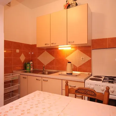 Sveta Nedilja 8725c Sveta Nedelja (Hvar)