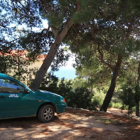 Sveta Nedilja 8725c * Sveta Nedelja (Hvar)