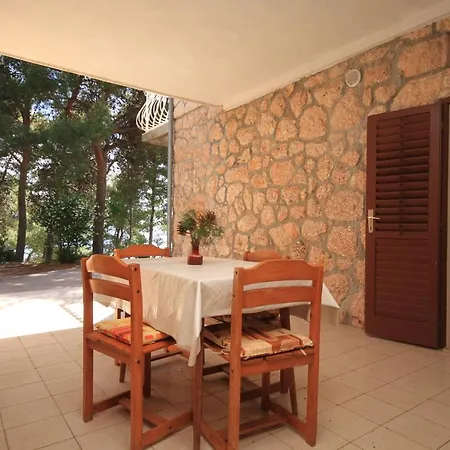 Apartment Sveta Nedilja 8725c Sveta Nedelja (Hvar)