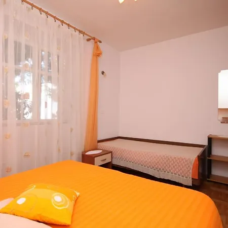 Sveta Nedilja 8725c Apartment Sveta Nedelja (Hvar)