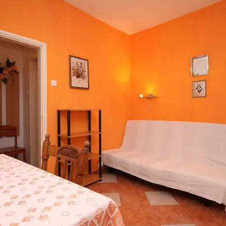Apartment Sveta Nedilja 8725c Sveta Nedelja (Hvar)