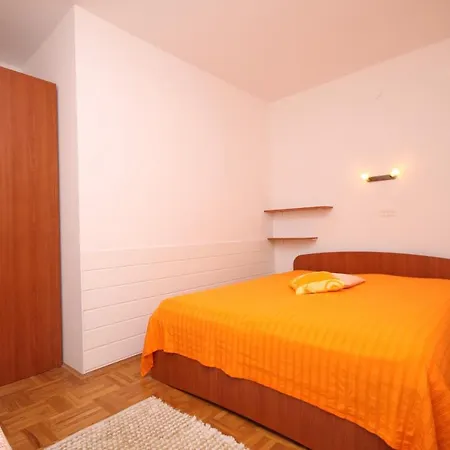 Sveta Nedilja 8725c Apartment