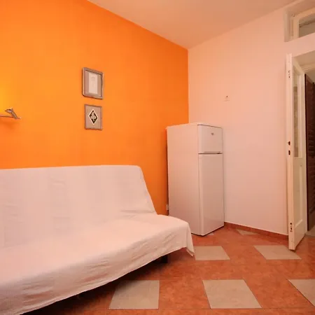 Sveta Nedilja 8725c Sveta Nedelja (Hvar)