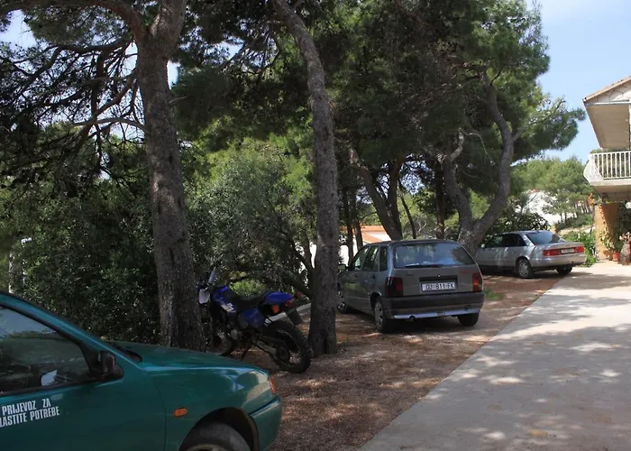 Sveta Nedilja 8725c Sveta Nedelja (Hvar)