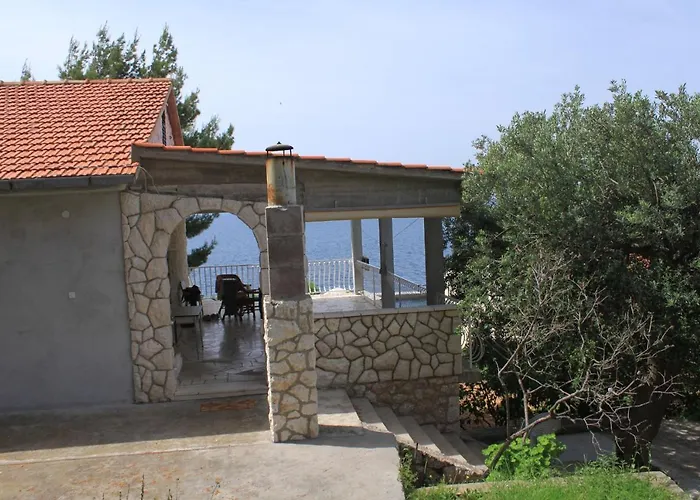 Sveta Nedilja 8725c Sveta Nedelja (Hvar)