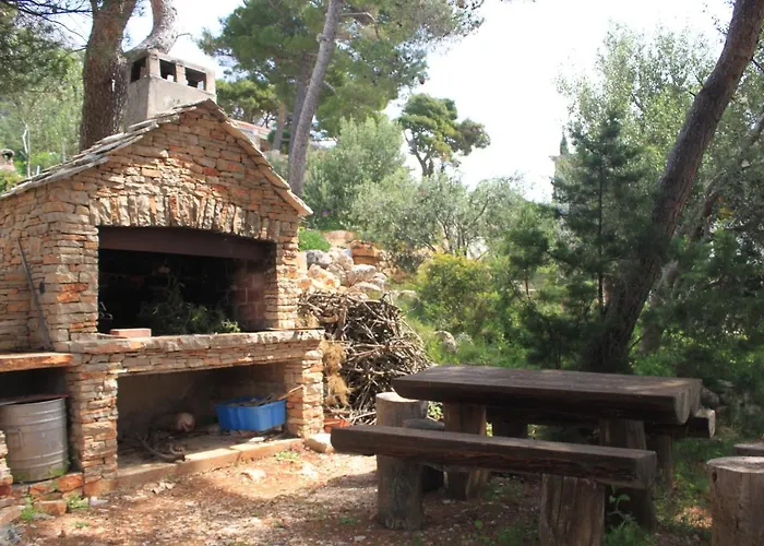 Sveta Nedilja 8725c * Sveta Nedelja (Hvar)