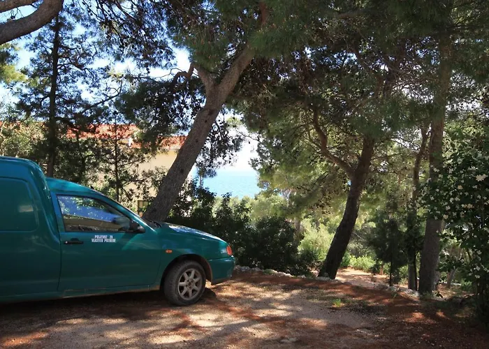 Sveta Nedilja 8725c * Sveta Nedelja (Hvar)