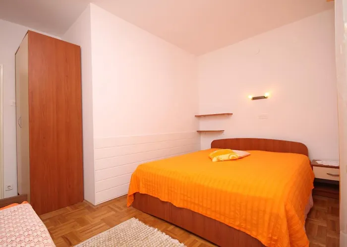 Sveta Nedilja 8725c Apartman
